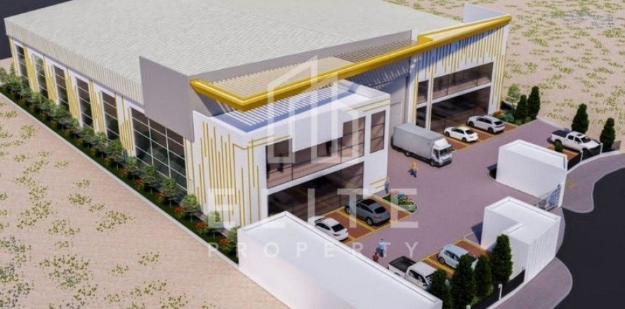 Warehouse in Dubai Investment Park, Dubai 3559 sq.m. № 38857