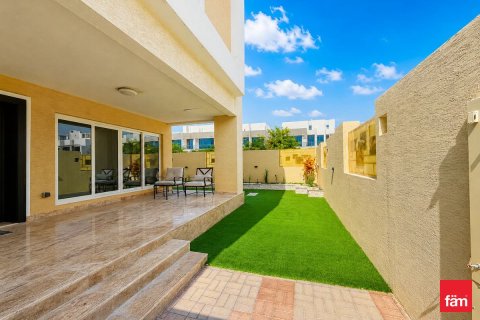 Villa in Al Furjan, Dubai 5 bedrooms, 600 sq.m. № 114813 - photo 17