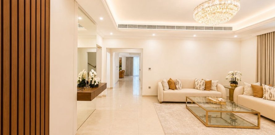 Villa in Al Furjan, Dubai 5 bedrooms, 600 sq.m. № 114813