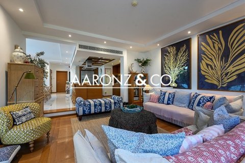 Maison de ville à Jumeirah Village Circle, Dubai, 3 chambres, 311.6 m², № 78486 - photo 2