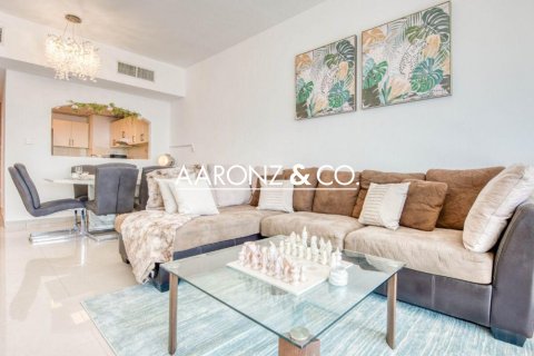 Appartement à Jumeirah Lake Towers, Dubai, 1 chambre, 90.4 m², № 78497 - photo 4