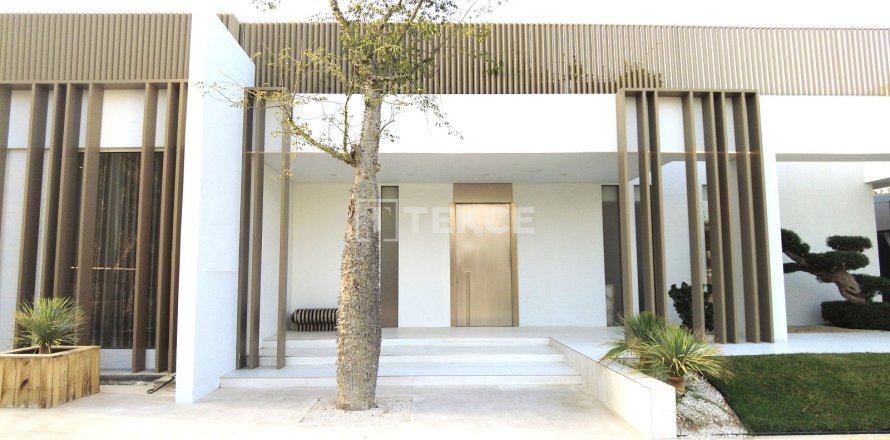 Квартира в Meydan, Дубай, 2 спальни, 167м², № 7467