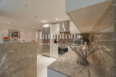 Apartment in Burj Khalifa, Dubai 2 bedrooms, 143.62803800 sq.m. № 63897 - photo 11