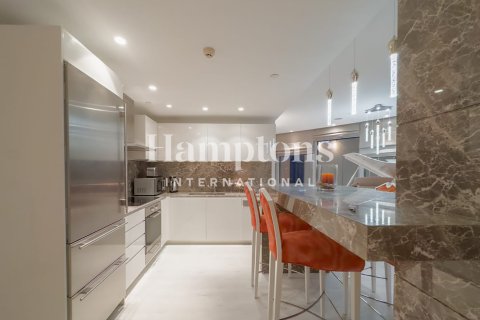 Apartment in Burj Khalifa, Dubai 2 bedrooms, 143.62803800 sq.m. № 63897 - photo 9