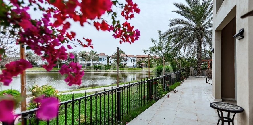 Villa à Jumeirah Islands, Dubai, 4 chambres, 511 m², № 105450