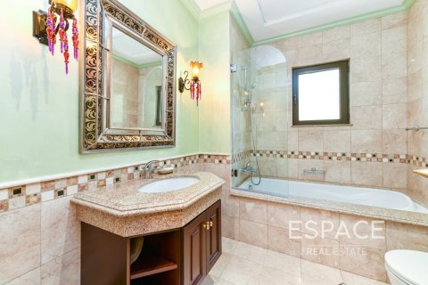 Купить виллу в Пальме Джумейре, Дубай: 5 спален, 650м², № 61955 - фото 11