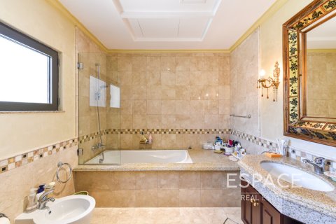 Купить виллу в Пальме Джумейре, Дубай: 5 спален, 650м², № 61955 - фото 14