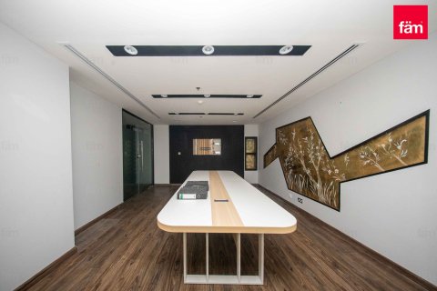 Снять в аренду офис в Sheikh Zayed Road, Дубай: 66.3м², № 64364 - фото 3