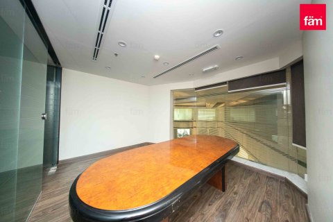 Снять в аренду офис в Sheikh Zayed Road, Дубай: 66.3м², № 64364 - фото 10