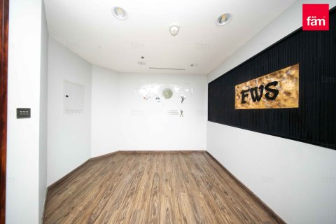 Снять в аренду офис в Sheikh Zayed Road, Дубай: 66.3м², № 64364 - фото 6