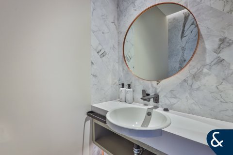 Apartment in Zabeel, Dubai 2 bedrooms, 143 sq.m. № 76611 - photo 18