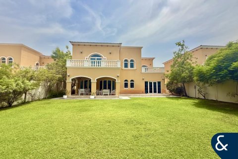 Villa in Legacy, Jumeirah Park, Dubai 5 bedrooms, 452 sq.m. № 76607 - photo 1