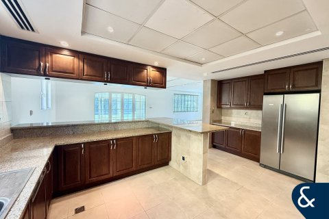 Villa in Legacy, Jumeirah Park, Dubai 5 bedrooms, 452 sq.m. № 76607 - photo 5