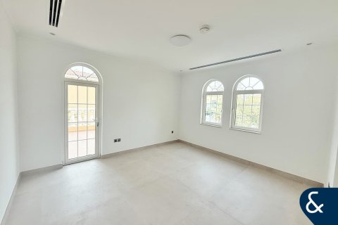 Villa in Legacy, Jumeirah Park, Dubai 5 bedrooms, 452 sq.m. № 76607 - photo 11