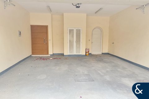 Villa in Legacy, Jumeirah Park, Dubai 5 bedrooms, 452 sq.m. № 76607 - photo 15