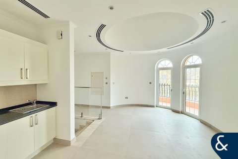 Villa in Legacy, Jumeirah Park, Dubai 5 bedrooms, 452 sq.m. № 76607 - photo 7