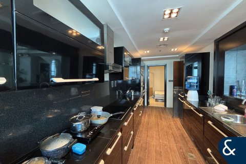 Снять в аренду квартиру в The Torch, Дубай Марина, Дубай: 3 спальни, 357м², № 76610 - фото 7