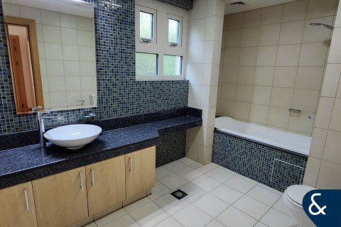 Apartment in Shoreline Apartments, Palm Jumeirah, Dubai 3 bedrooms, 207 sq.m. № 76595 - photo 17