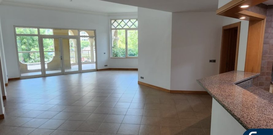 Apartment in Shoreline Apartments, Palm Jumeirah, Dubai 3 bedrooms, 207 sq.m. № 76595