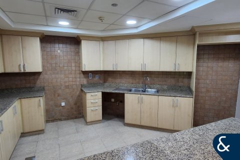 Apartment in Shoreline Apartments, Palm Jumeirah, Dubai 3 bedrooms, 207 sq.m. № 76595 - photo 4