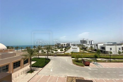 Снять в аренду квартиру в Пальме Джумейре, Дубай: 1 спальня, 117.8м², № 40214 - фото 3