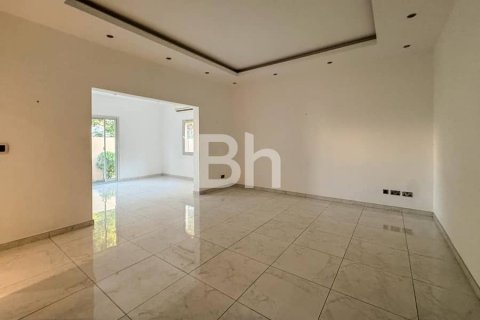 Villa in Dubai 4 bedrooms, 311 sq.m. № 22271 - photo 6
