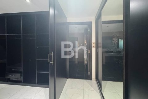 Villa in Dubai 4 bedrooms, 311 sq.m. № 22271 - photo 8