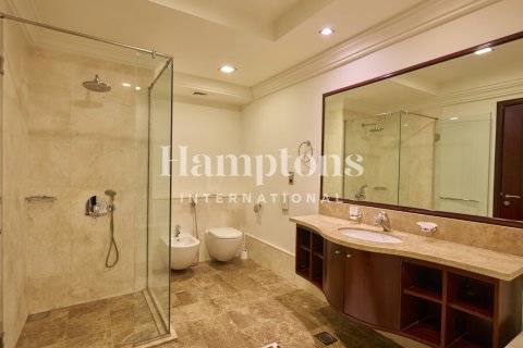 Apartment in FIVE Palm Jumeirah, Palm Jumeirah, Dubai 2 bedrooms, 163.23057100 sq.m. № 16422 - photo 1