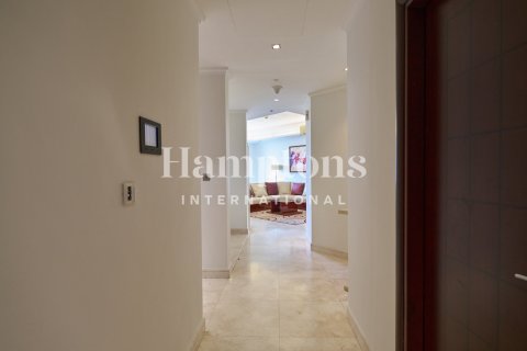 Apartment in FIVE Palm Jumeirah, Palm Jumeirah, Dubai 2 bedrooms, 163.23057100 sq.m. № 16422 - photo 2