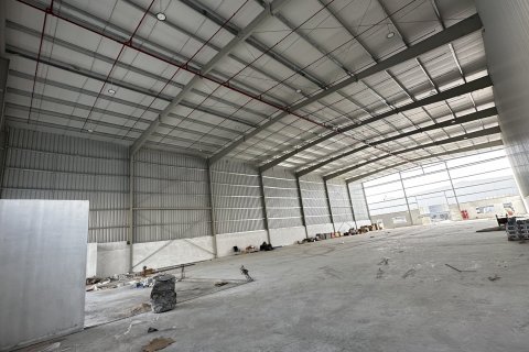 Almacén en Dubai, 1361.9 m², № 4913 - foto 1