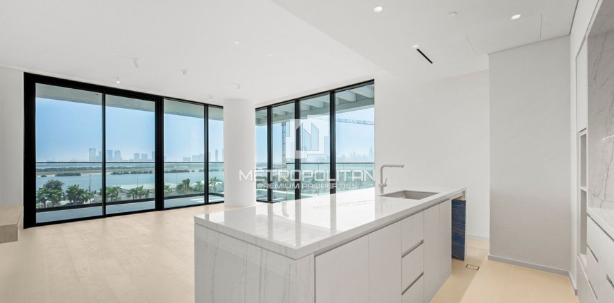 Apartment in Al Jaddaf, Dubai 2 bedrooms, 132 sq.m. № 72987