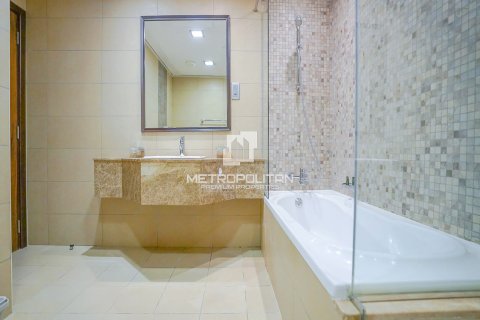 Apartment in DIFC, Dubai 1 bedroom, 77 sq.m. № 72997 - photo 8