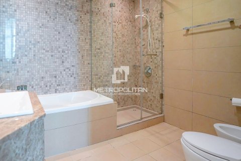 Apartment in DIFC, Dubai 1 bedroom, 77 sq.m. № 72997 - photo 10