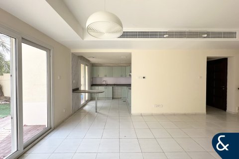 Villa in Springs 12, The Springs, Dubai 3 bedrooms, 257 sq.m. № 91551 - photo 4