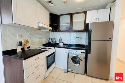 Apartment in Dubai 1 bedroom, 80 sq.m. № 41507 - photo 9