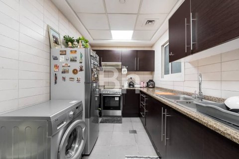 Купить квартиру в Джумейра Лейк Тауэрс, Дубай: 61м², № 21499 - фото 2