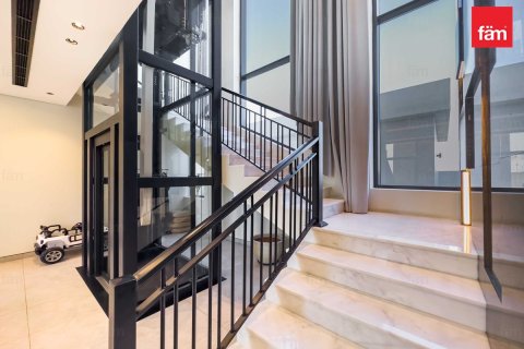 Villa en Dubai, 7 dormitorios, 1150.9 m², № 40125 - foto 19