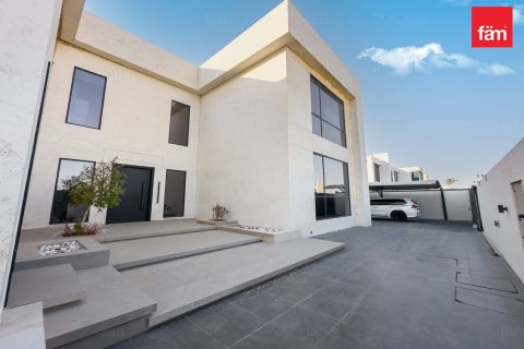 Villa en Dubai, 7 dormitorios, 1150.9 m², № 40125 - foto 1