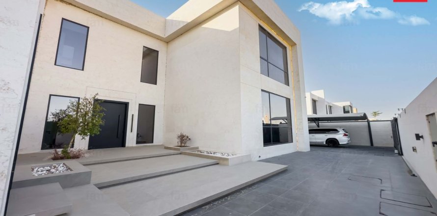 Villa à Dubai, 7 chambres, 1150.9 m², № 40125