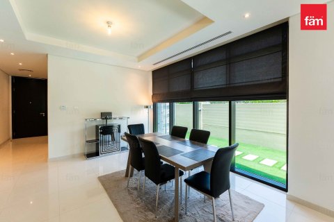 Villa en Dubai, 3 dormitorios, 325.1 m², № 40123 - foto 4