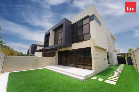 Villa en Dubai, 3 dormitorios, 325.1 m², № 40123 - foto 1