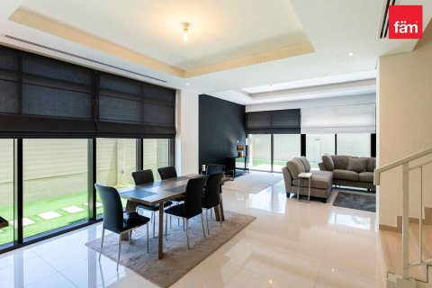 Villa en Dubai, 3 dormitorios, 325.1 m², № 40123 - foto 2