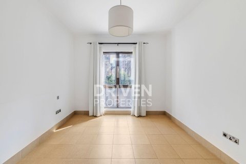 Снять в аренду квартиру в Old Town, Дубай: 1 спальня, 92м², № 66555 - фото 3