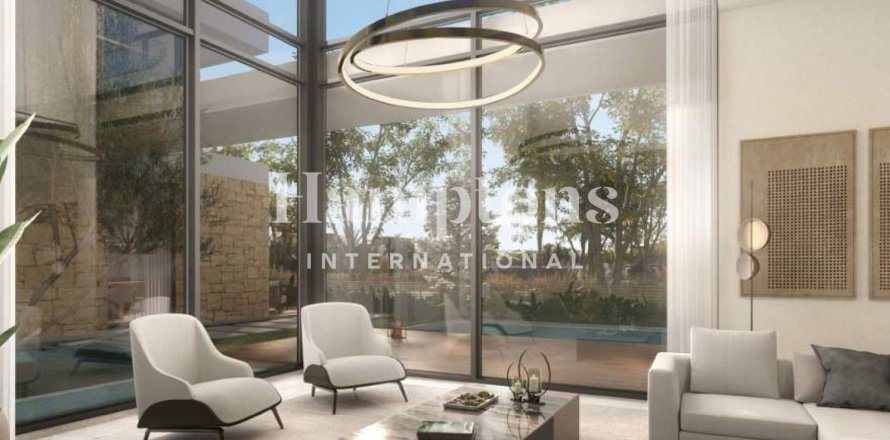 Villa in Dubai Land, Dubai 6 bedrooms, 846.718 sq.m. № 18245