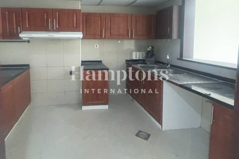 Apartment in Icon Tower 2, Jumeirah Lake Towers, Dubai 2 bedrooms, 90.06945850 sq.m. № 63580 - photo 3