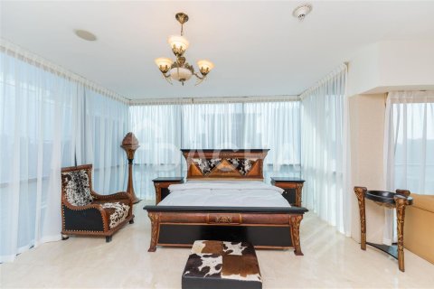 Penthouse in Jumeirah Lake Towers, Dubai 5 bedrooms, 573 sq.m. № 6935 - photo 12