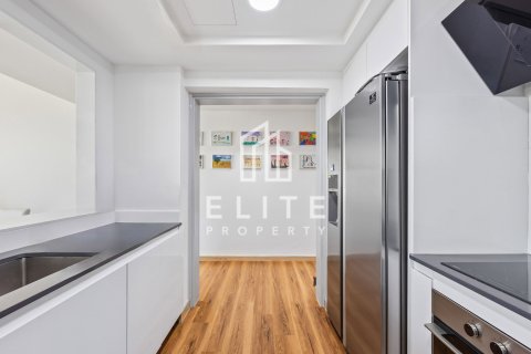 Appartement à Golf Towers, The Views, Dubai, 2 chambres, 131 m², № 85548 - photo 17