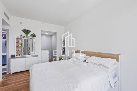 Appartement à Golf Towers, The Views, Dubai, 2 chambres, 131 m², № 85548 - photo 13