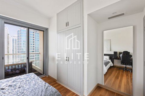 Appartement à Golf Towers, The Views, Dubai, 2 chambres, 131 m², № 85548 - photo 9