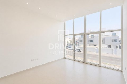 Villa in Mirdif Villas, Mirdif, Dubai 4 bedrooms, 1532.99 sq.m. № 126421 - photo 11